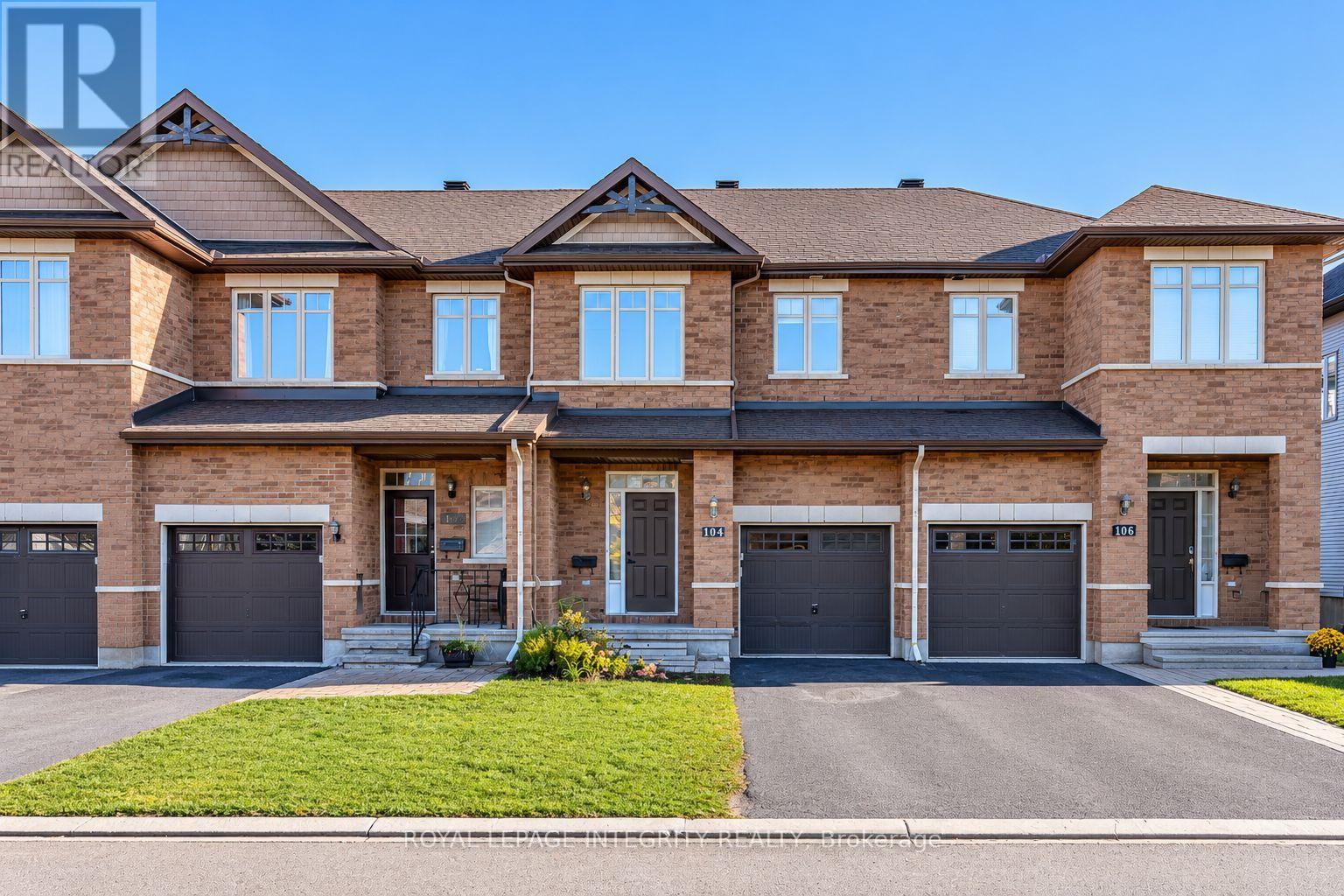 104 Watchhorn Grove, Ottawa, Ontario  K1V 2N2 - Photo 1 - X14122432