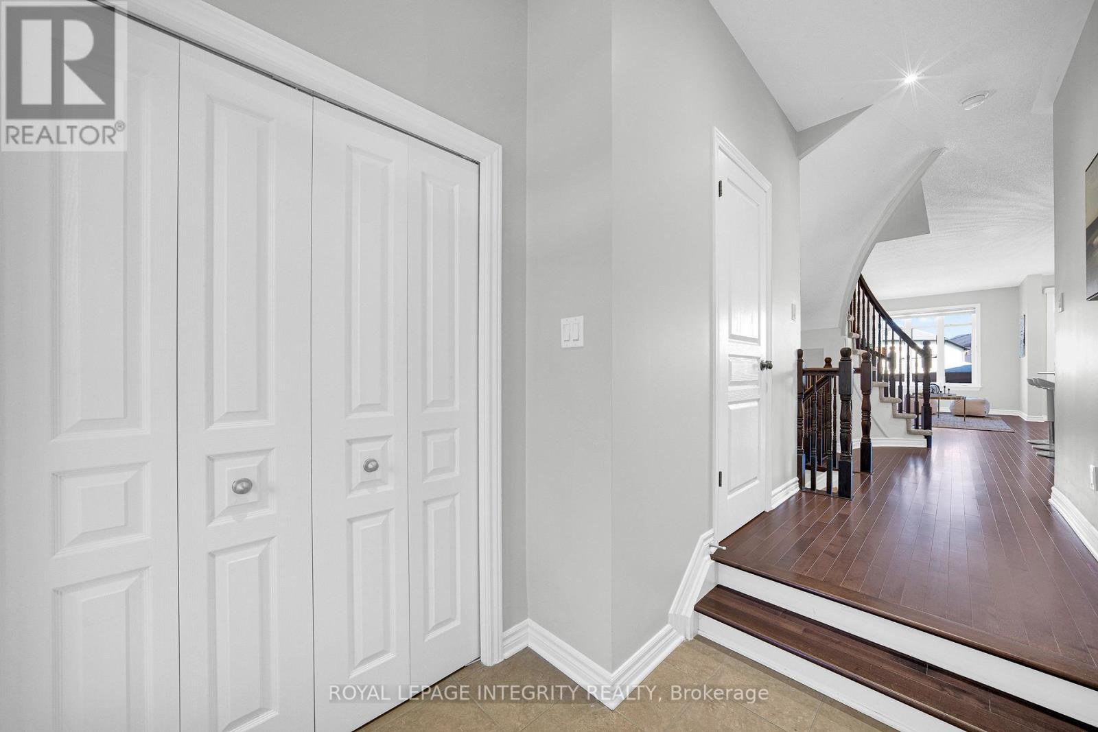 104 Watchhorn Grove, Ottawa, Ontario  K1V 2N2 - Photo 3 - X14122432