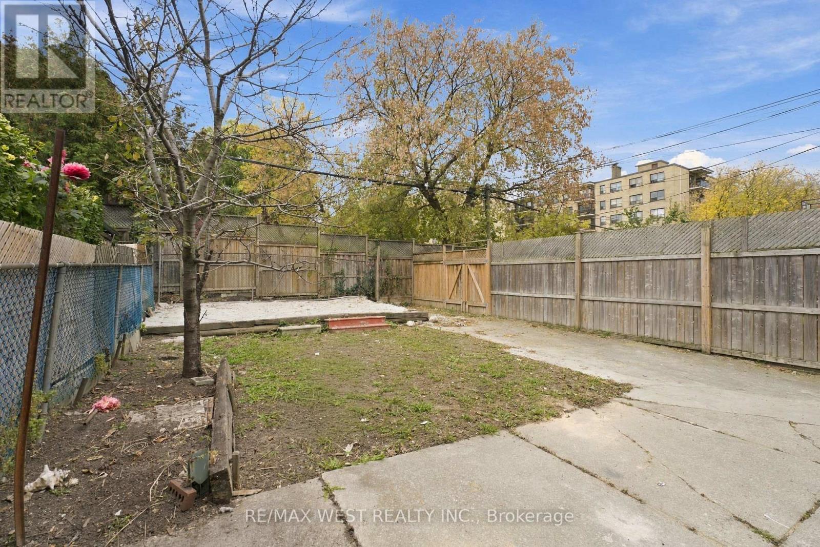 Main - 181 Cedric Avenue, Toronto, Ontario  M6C 3X7 - Photo 19 - C14114452
