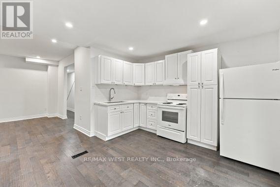 Main - 181 Cedric Avenue, Toronto, Ontario  M6C 3X7 - Photo 7 - C14114452