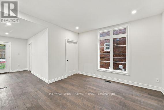 Main - 181 Cedric Avenue, Toronto, Ontario  M6C 3X7 - Photo 5 - C14114452
