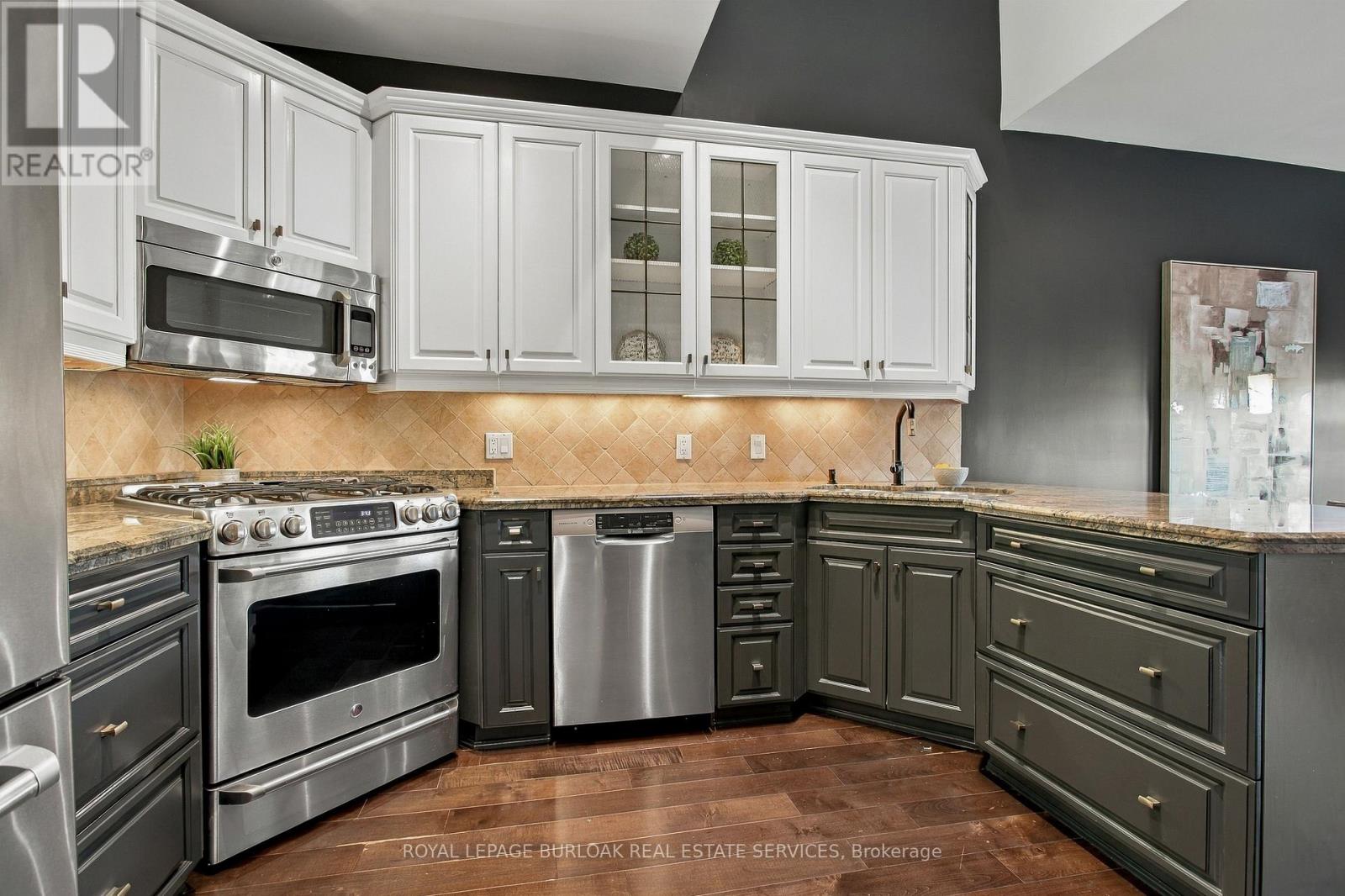 80 Fairwood Place W, Burlington, Ontario  L7T 4B6 - Photo 15 - W14122444