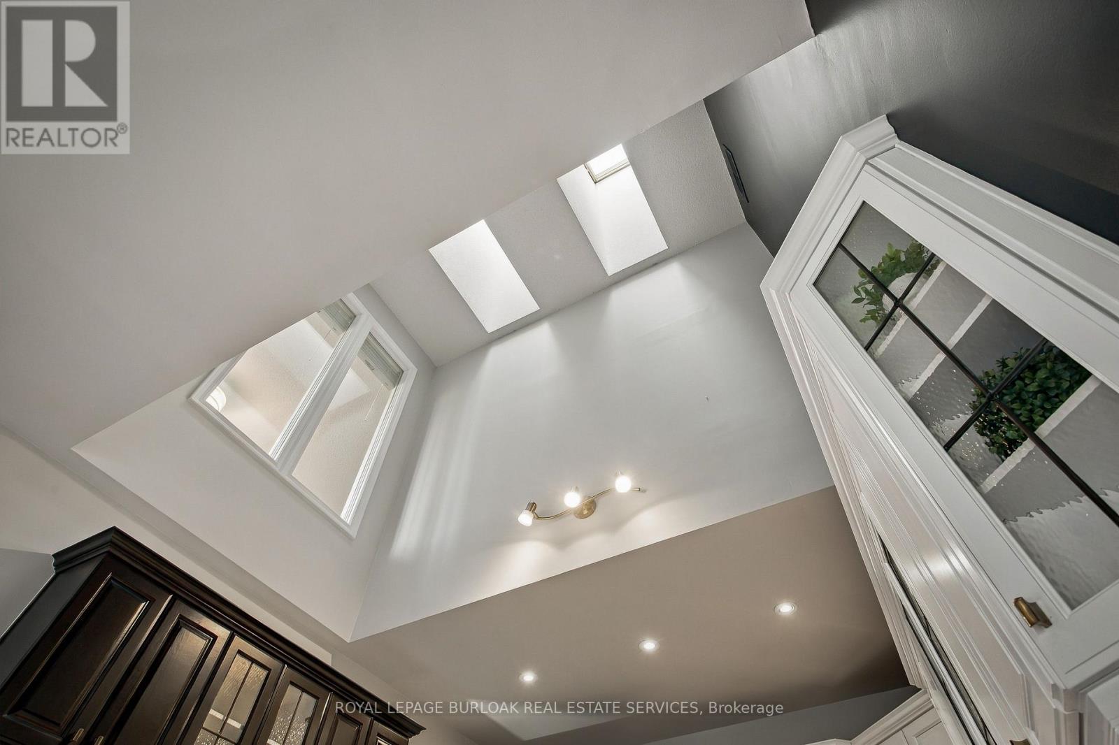 80 Fairwood Place W, Burlington, Ontario  L7T 4B6 - Photo 17 - W14122444