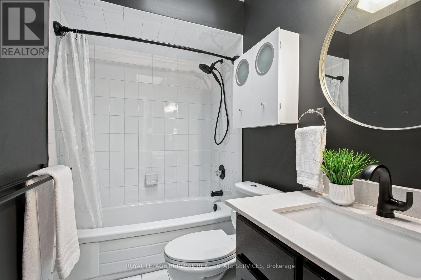 80 Fairwood Place W, Burlington, Ontario  L7T 4B6 - Photo 24 - W14122444