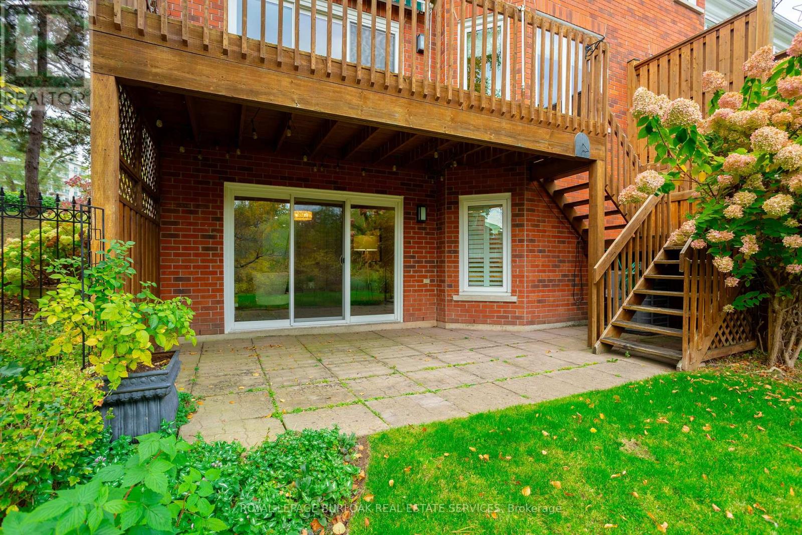 80 Fairwood Place W, Burlington, Ontario  L7T 4B6 - Photo 42 - W14122444