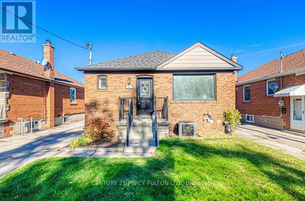 12 Silvercrest Avenue, Toronto, Ontario  M8W 2S4 - Photo 1 - W14122448