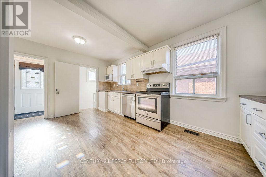 12 Silvercrest Avenue, Toronto, Ontario  M8W 2S4 - Photo 14 - W14122448