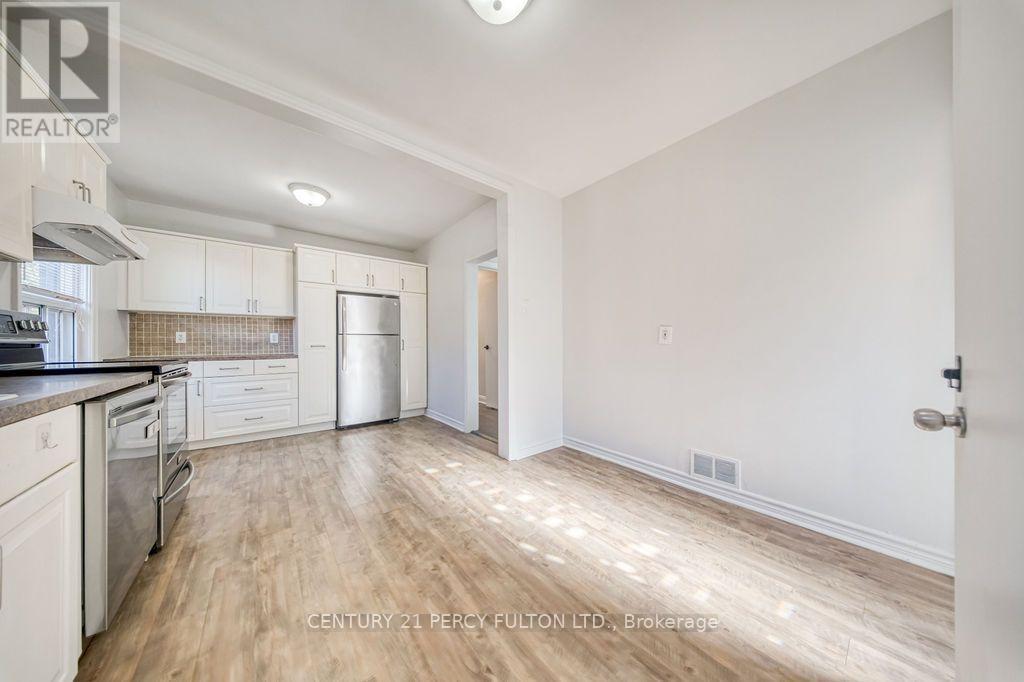 12 Silvercrest Avenue, Toronto, Ontario  M8W 2S4 - Photo 15 - W14122448