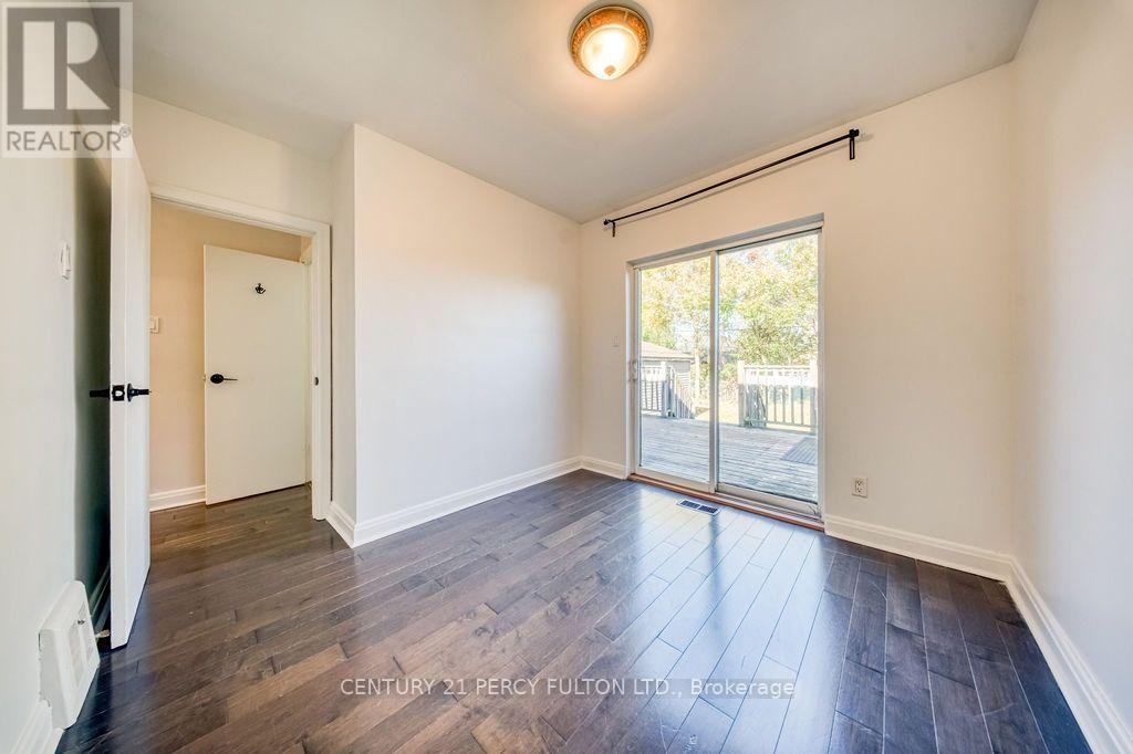 12 Silvercrest Avenue, Toronto, Ontario  M8W 2S4 - Photo 19 - W14122448