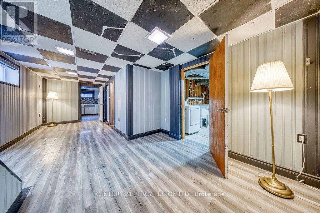 12 Silvercrest Avenue, Toronto, Ontario  M8W 2S4 - Photo 25 - W14122448