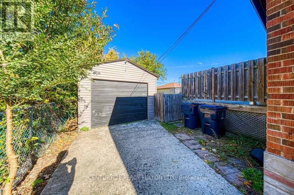 12 Silvercrest Avenue, Toronto, Ontario  M8W 2S4 - Photo 36 - W14122448