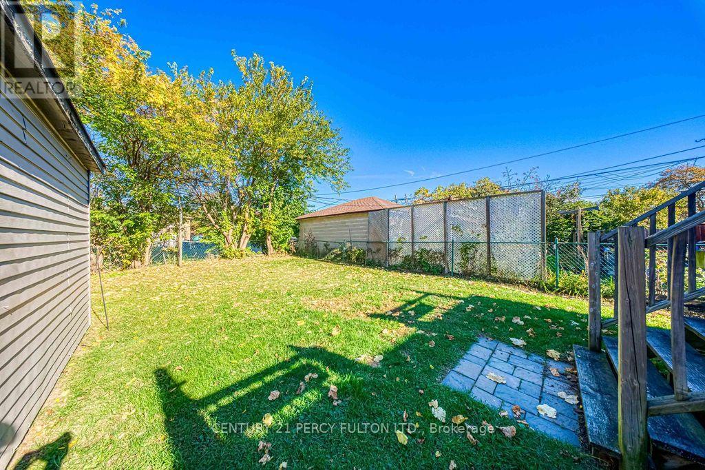 12 Silvercrest Avenue, Toronto, Ontario  M8W 2S4 - Photo 37 - W14122448