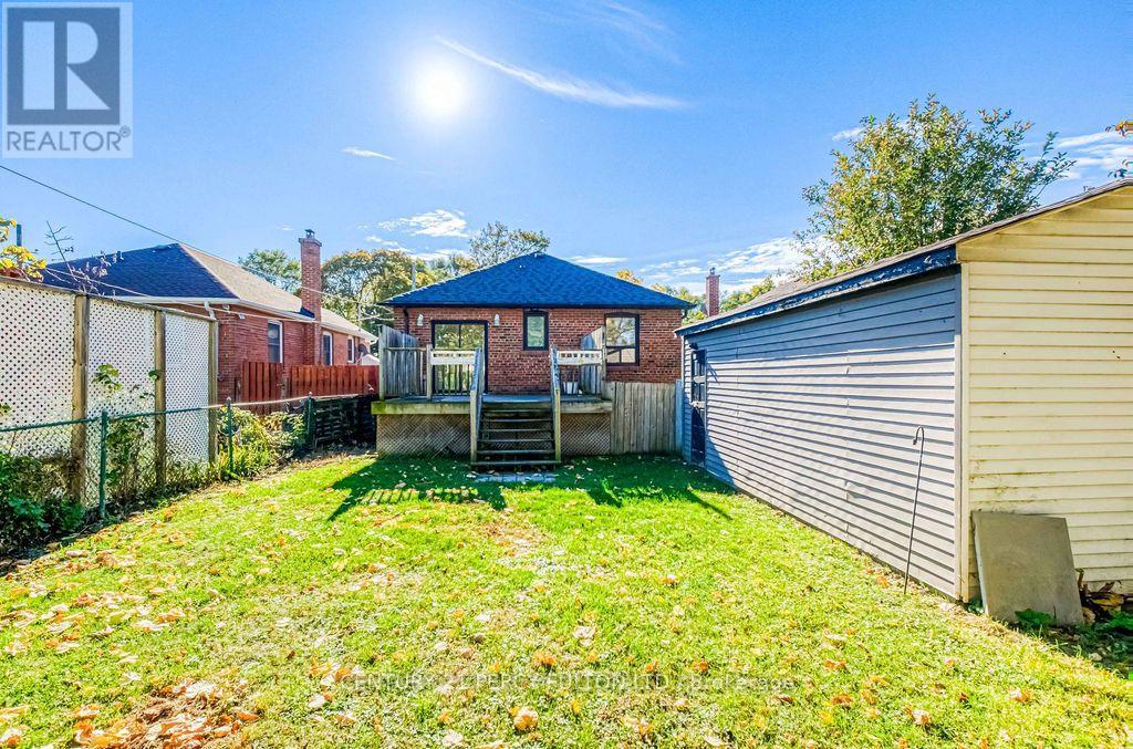 12 Silvercrest Avenue, Toronto, Ontario  M8W 2S4 - Photo 39 - W14122448