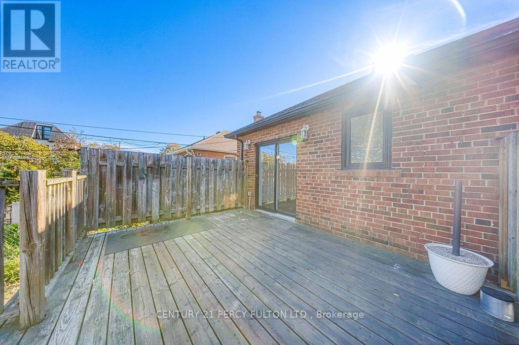 12 Silvercrest Avenue, Toronto, Ontario  M8W 2S4 - Photo 41 - W14122448