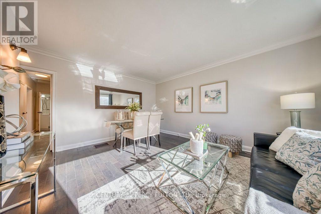 12 Silvercrest Avenue, Toronto, Ontario  M8W 2S4 - Photo 5 - W14122448