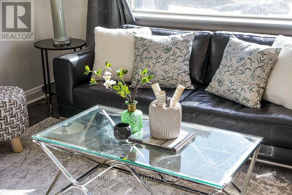 12 Silvercrest Avenue, Toronto, Ontario  M8W 2S4 - Photo 7 - W14122448
