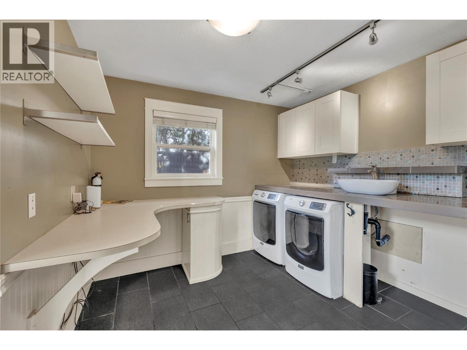 410 Upper Bench Road N, Penticton, British Columbia  V2A 8T4 - Photo 17 - 10403860