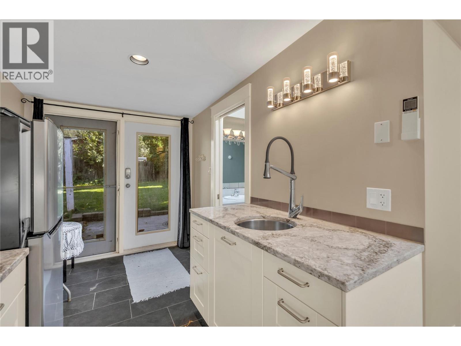 410 Upper Bench Road N, Penticton, British Columbia  V2A 8T4 - Photo 19 - 10403860