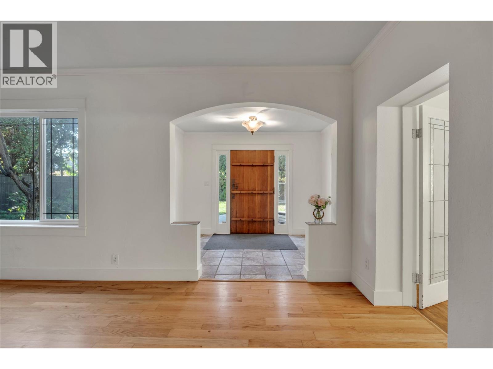 410 Upper Bench Road N, Penticton, British Columbia  V2A 8T4 - Photo 3 - 10403860