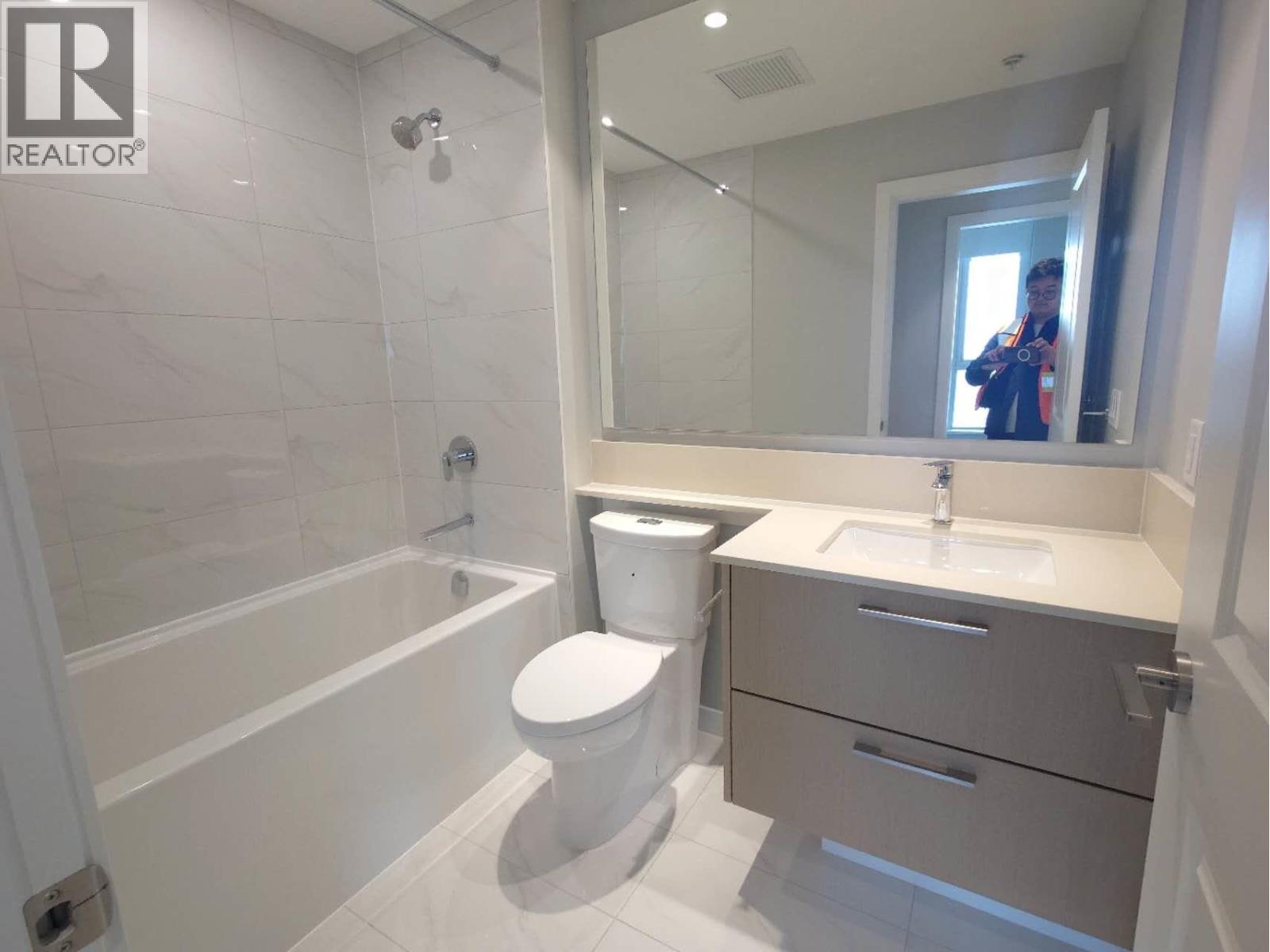27xx 5938 Olive Avenue, Burnaby, British Columbia  V5H 0M6 - Photo 7 - R3179000