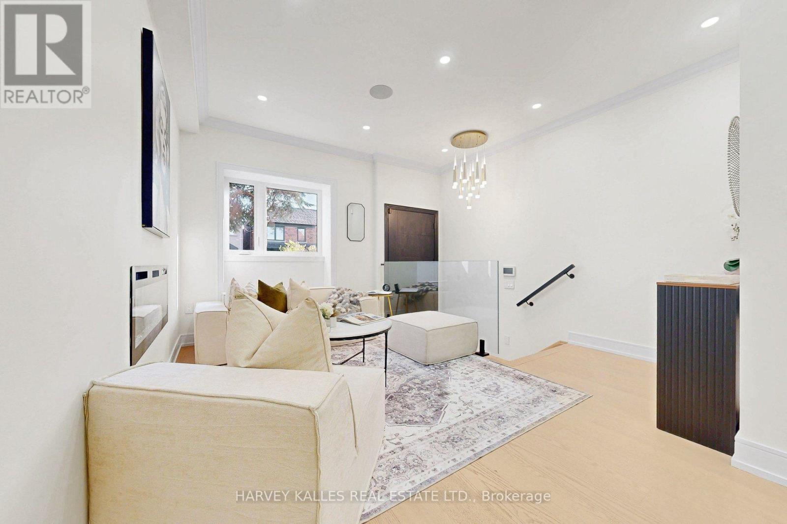 262 Euclid Avenue, Toronto, Ontario  M6J 2K2 - Photo 3 - C14122544