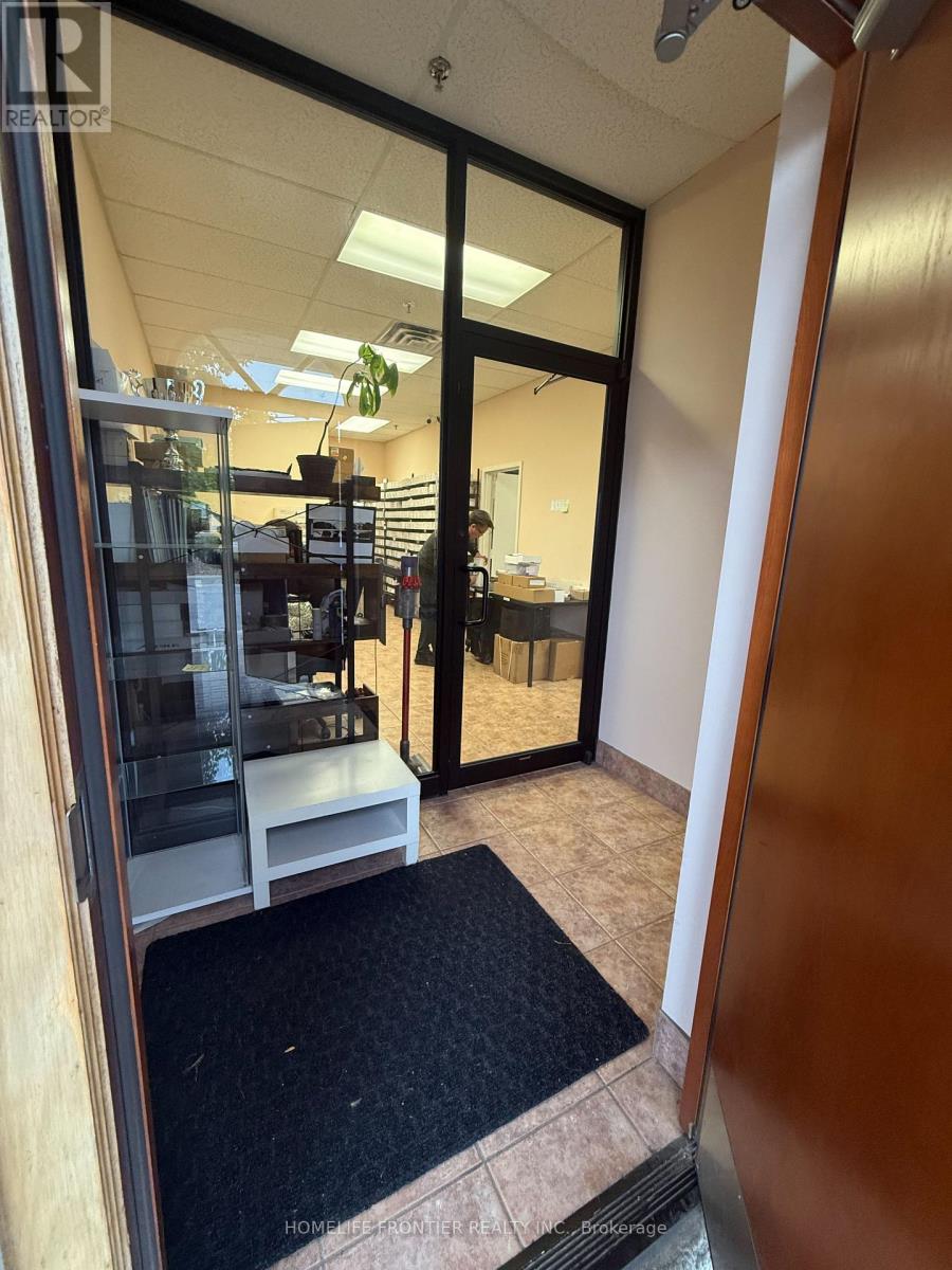 28 - 35 West Pearce Street, Richmond Hill, Ontario L4B 3A9 - Photo 4 - N14122542