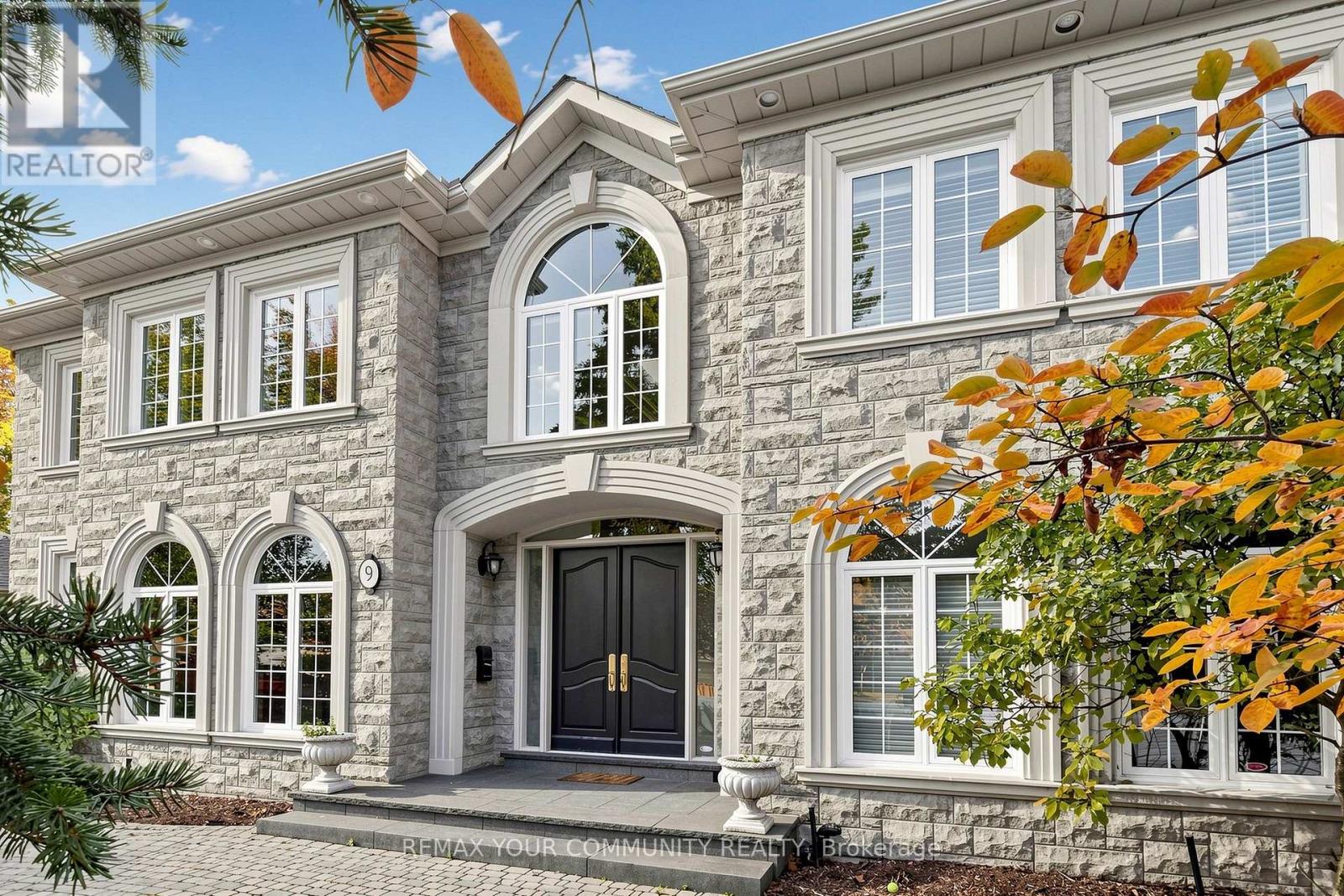 9 Bayview Forest Lane, Markham, Ontario  L3T 7S4 - Photo 2 - N14122586