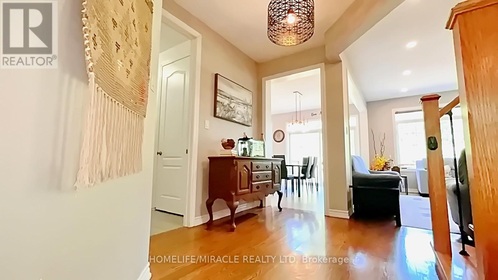 185 Thornbush Boulevard, Brampton, Ontario  L7A 4R5 - Photo 7 - W13597046