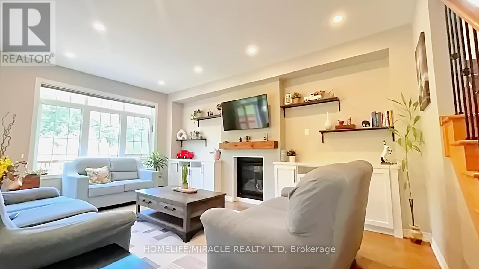 185 Thornbush Boulevard, Brampton, Ontario  L7A 4R5 - Photo 9 - W13597046