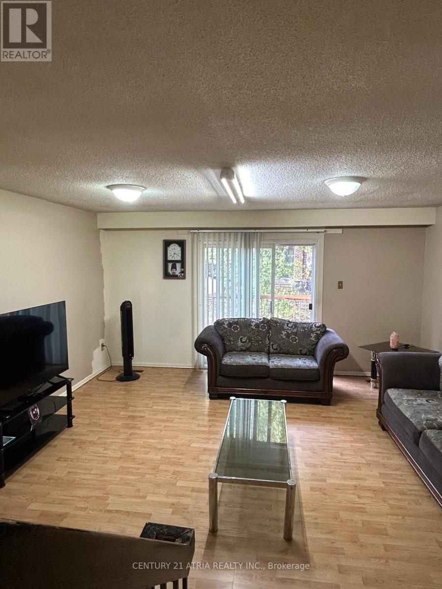 6 Lindridge Avenue, Brampton, Ontario  L6S 3W9 - Photo 7 - W14122552