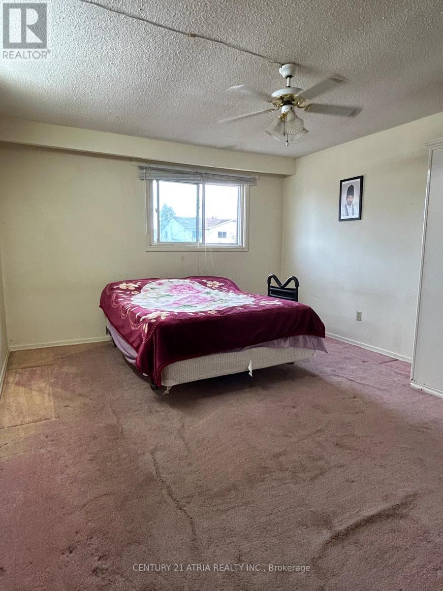 6 Lindridge Avenue, Brampton, Ontario  L6S 3W9 - Photo 8 - W14122552