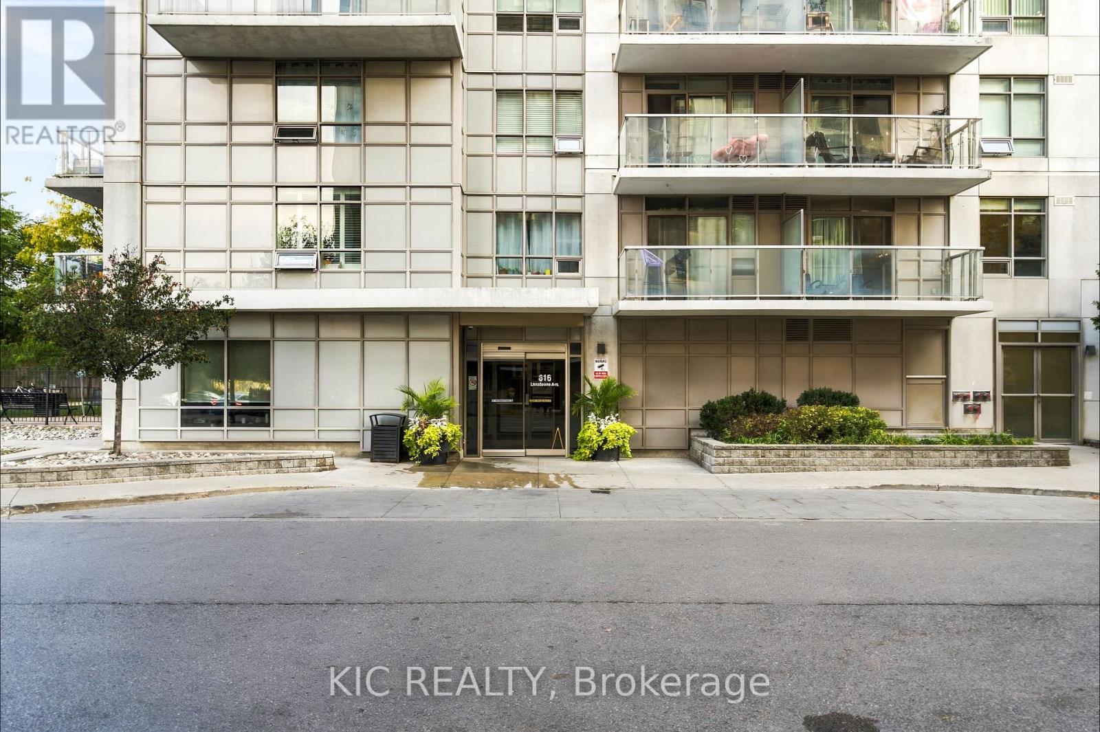 424 - 816 Lansdowne Avenue, Toronto, Ontario  M6H 4K6 - Photo 2 - W14122576
