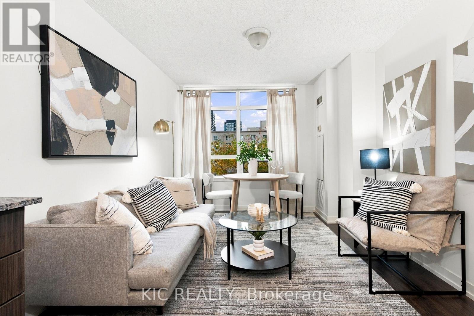424 - 816 Lansdowne Avenue, Toronto, Ontario  M6H 4K6 - Photo 7 - W14122576