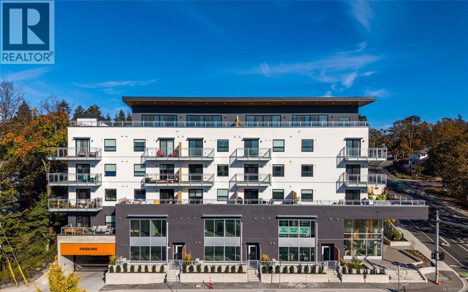 211 1102 Esquimalt Rd, Esquimalt, British Columbia  V9A 0L3 - Photo 1 - 1052934