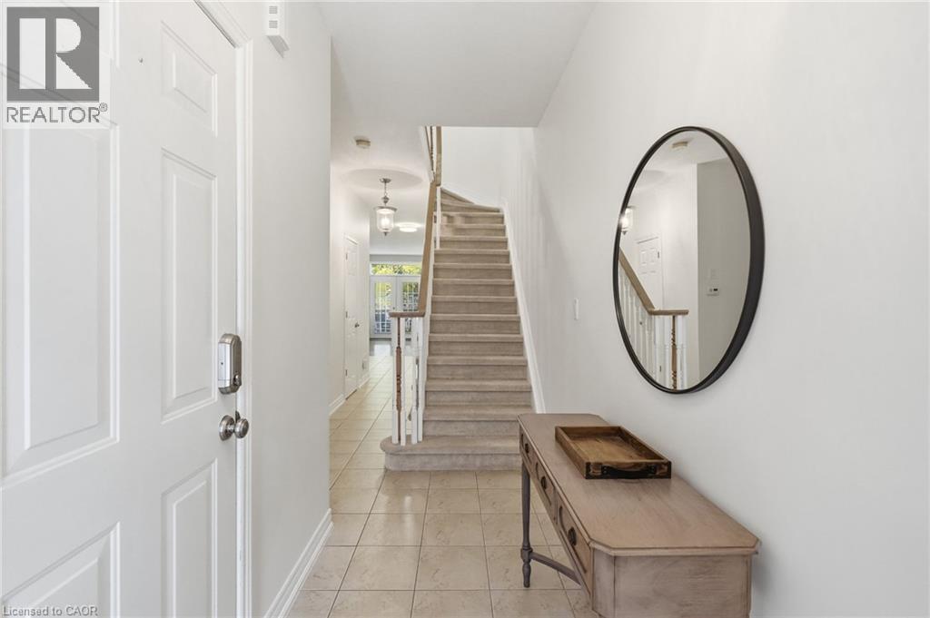 8 Goldenview Court, Waterdown, Ontario  L8B 0L2 - Photo 4 - 40874329