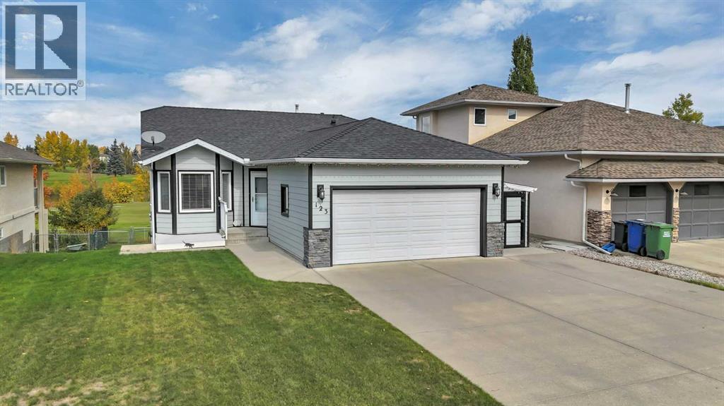123 Riverview Circle