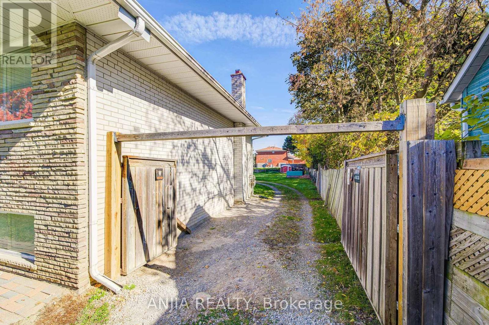 9725 Keele Street, Vaughan (Maple), Ontario  L6A 3Y5 - Photo 43 - N14122638