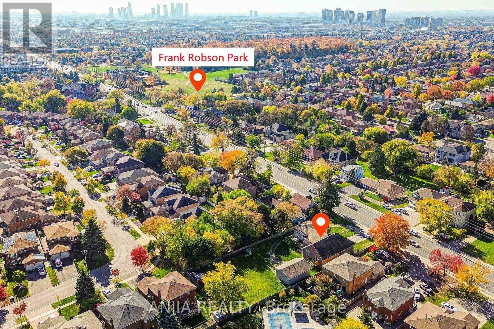9725 Keele Street, Vaughan (Maple), Ontario  L6A 3Y5 - Photo 5 - N14122638