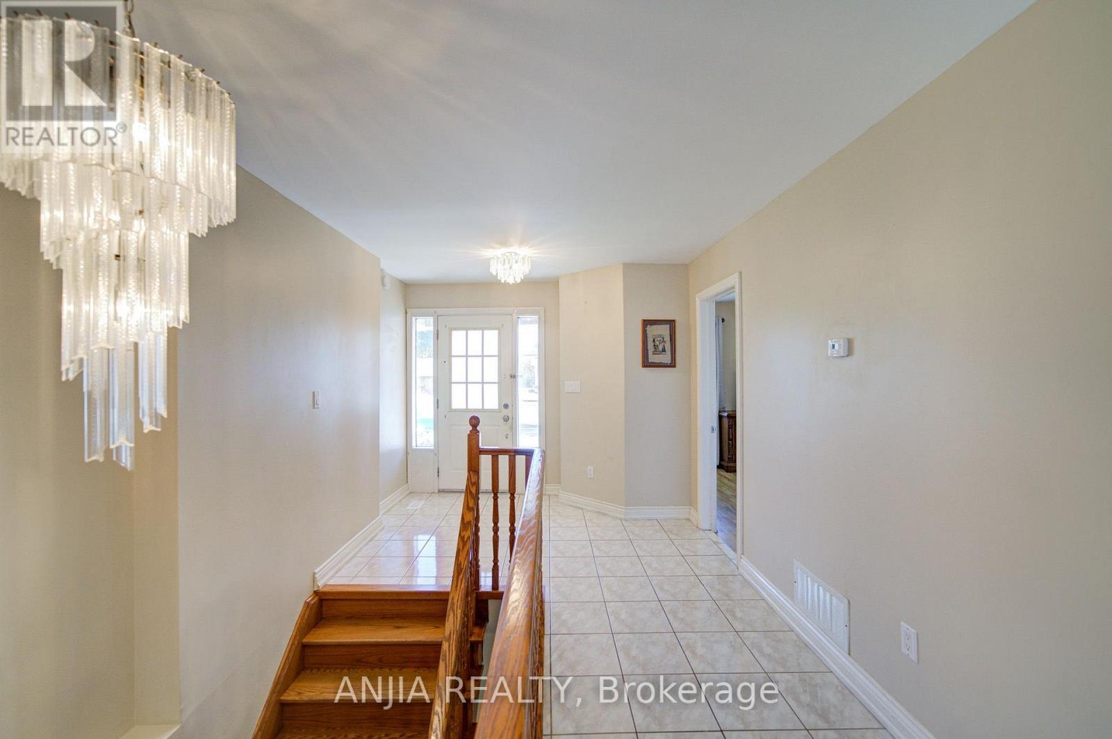 9725 Keele Street, Vaughan (Maple), Ontario  L6A 3Y5 - Photo 9 - N14122638