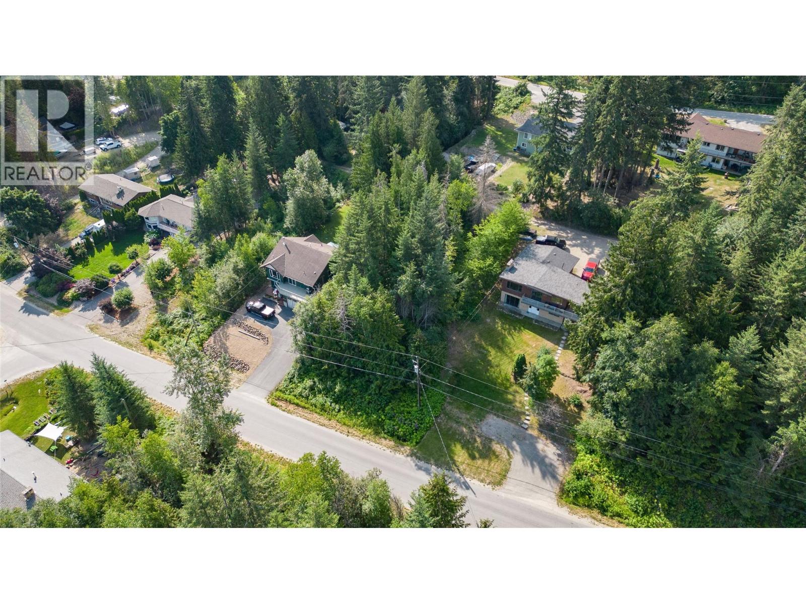 2534 Centennial Drive, Blind Bay, British Columbia  V0E 1H1 - Photo 2 - 10392270