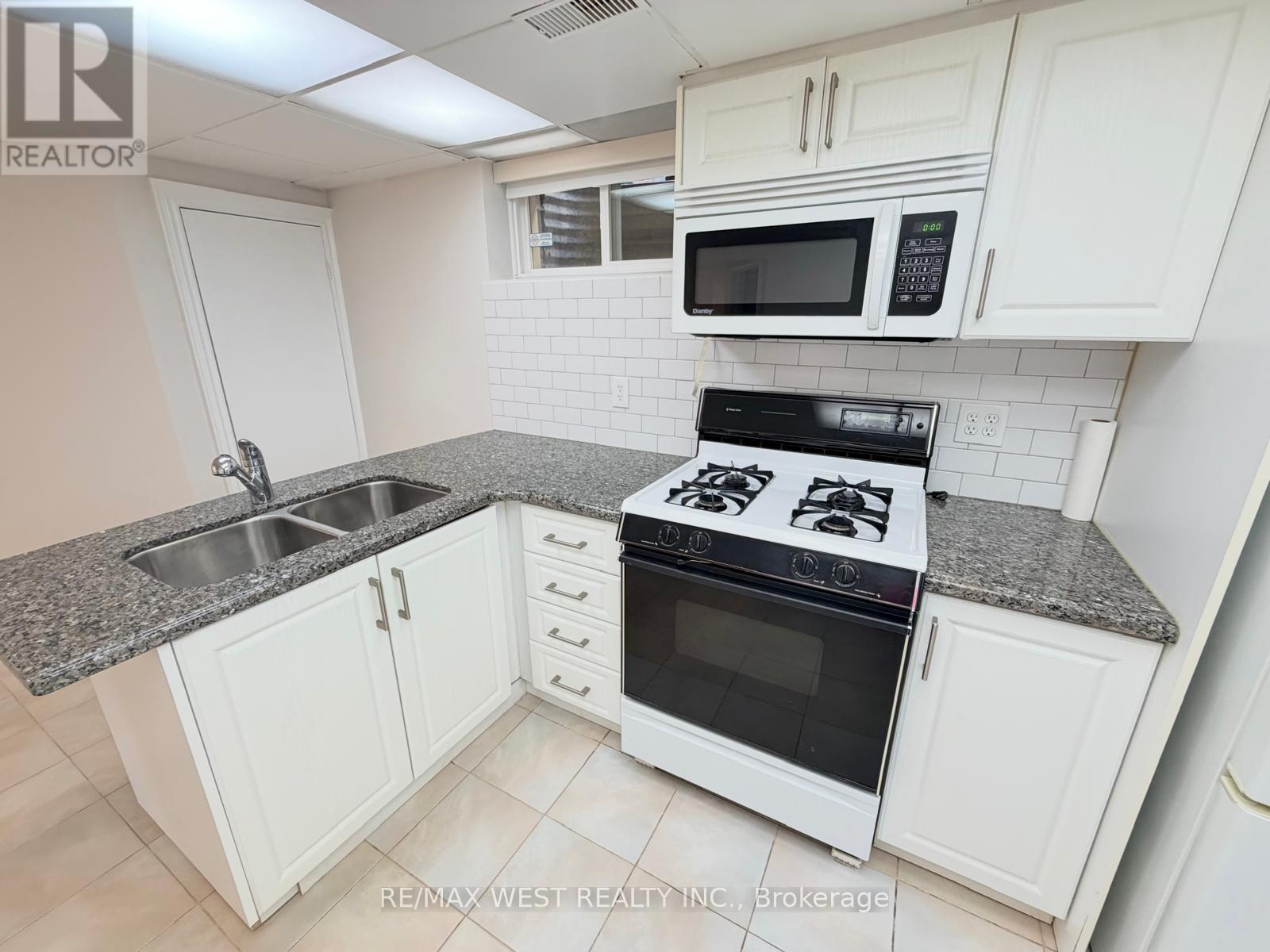 8243 Kipling Avenue, Vaughan, Ontario  L4L 2A5 - Photo 9 - N14120992