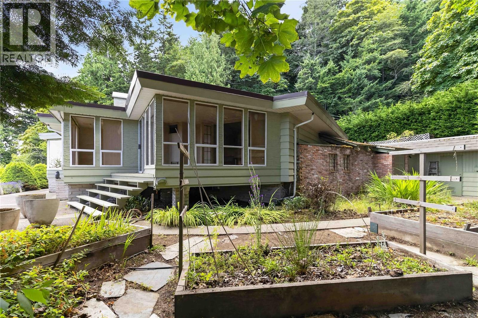 4916 Lochside Dr, Saanich, British Columbia  V8Y 2E4 - Photo 44 - 1052842