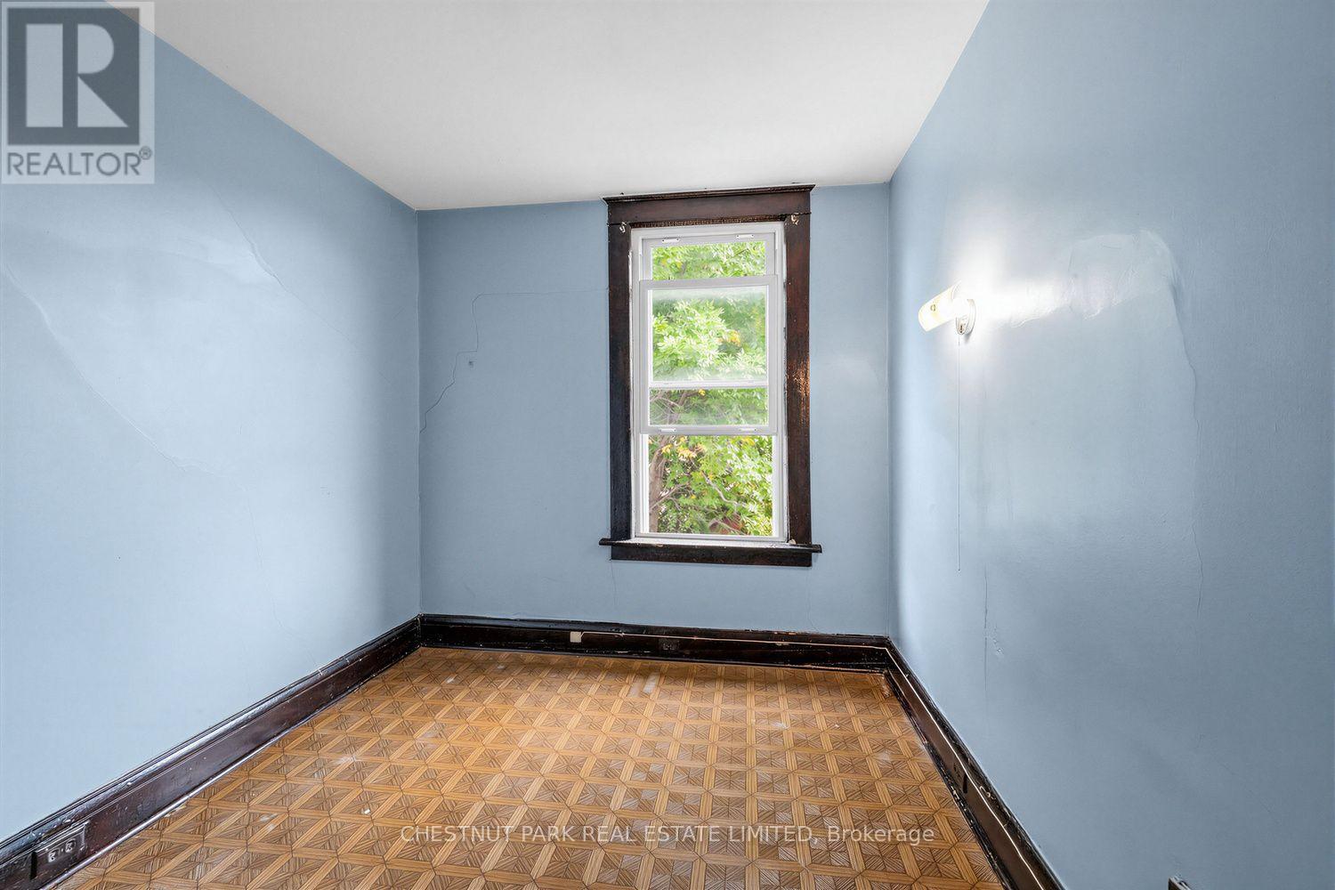 291 St Helen's Avenue, Toronto, Ontario  M6H 4A2 - Photo 13 - C13862044