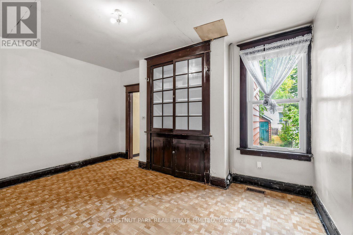 291 St Helen's Avenue, Toronto, Ontario  M6H 4A2 - Photo 7 - C13862044