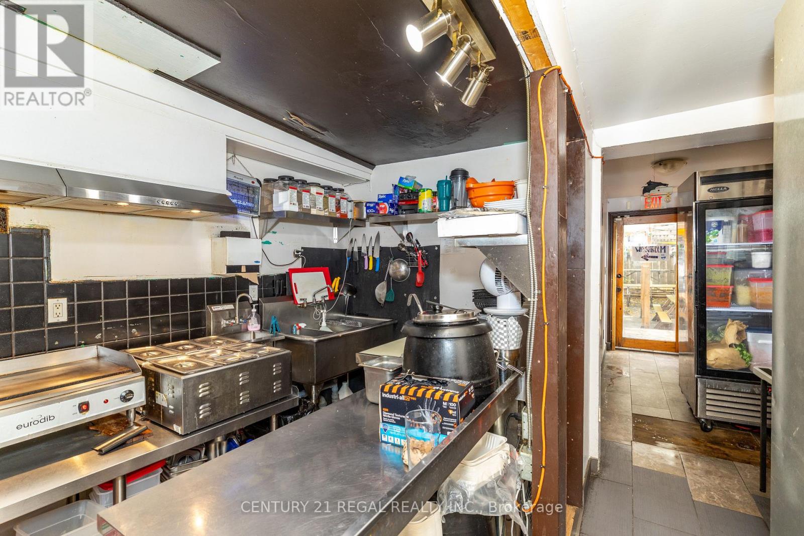 21 Kensington Avenue, Toronto, Ontario  M5T 2J8 - Photo 16 - C13865804