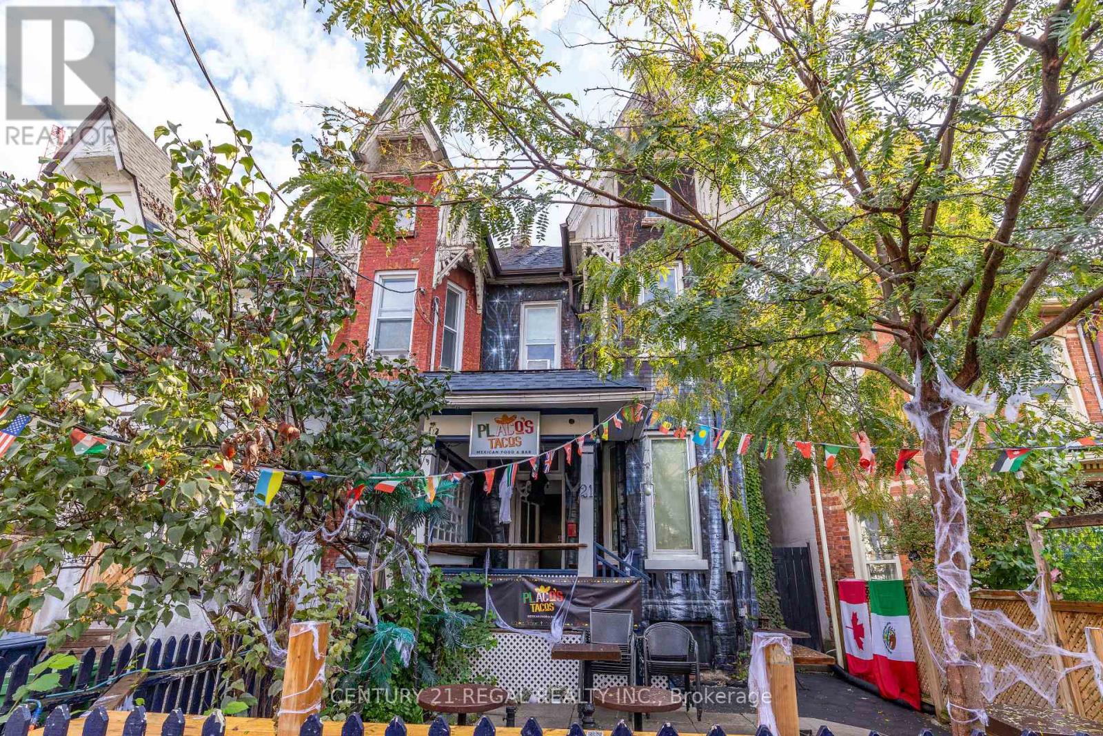 21 KENSINGTON AVENUE, Toronto, Ontario