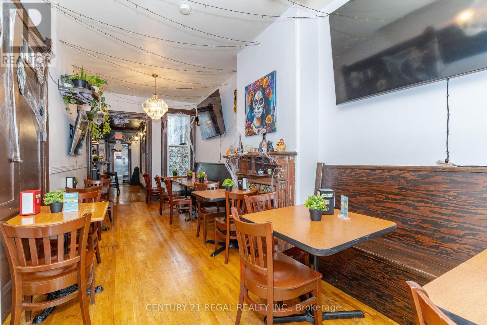 21 Kensington Avenue, Toronto, Ontario  M5T 2J8 - Photo 4 - C13865804