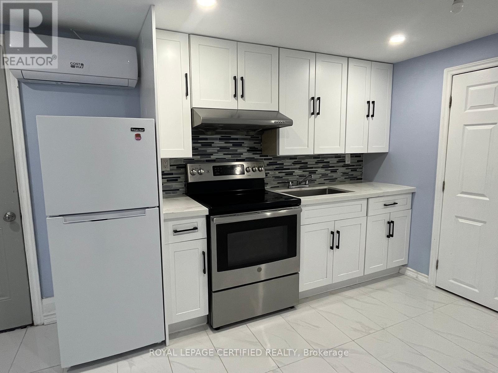 Studio - 818 Garth Street, Hamilton, Ontario L9C 4K5 - Photo 2 - X14122708