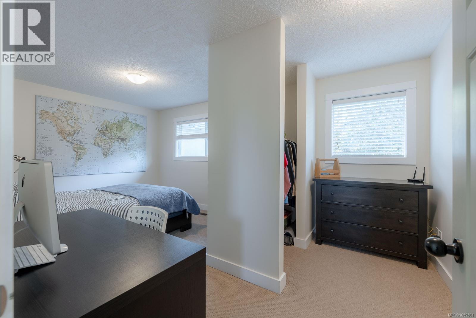 1035 Briarwood Cres