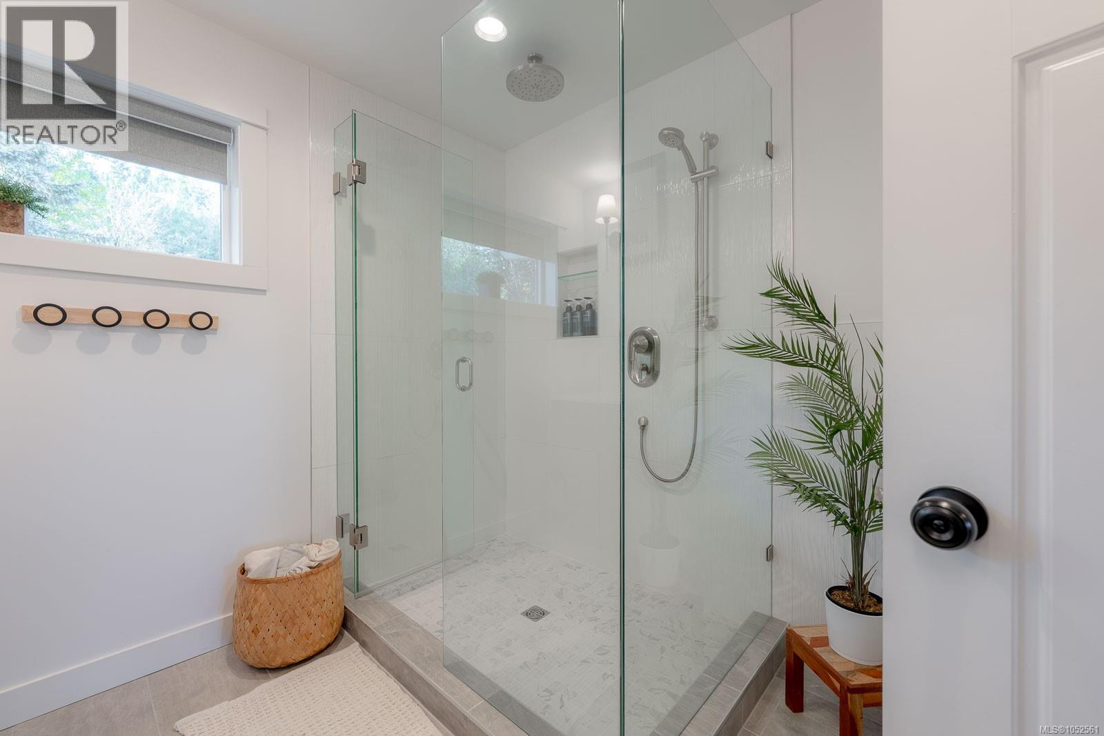 1035 Briarwood Cres